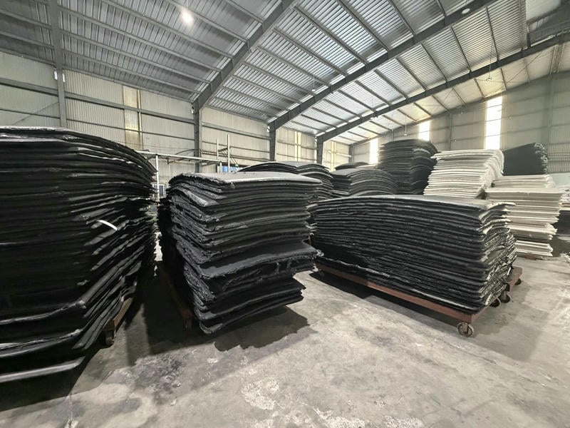 Độ dày ảnh hưởng trực tiếp đến khả năng đàn hồi, hấp thụ lực và độ