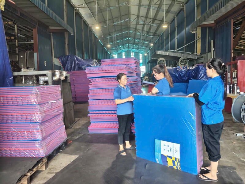 chọn thảm thể thao 1mx1m dày 3cm theo nhu cầu mua hàng